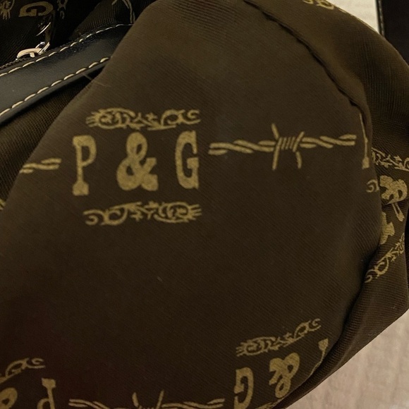 P & G Collection Concealed Carry Western Style Crossbody Purse - Picture 10 of 15